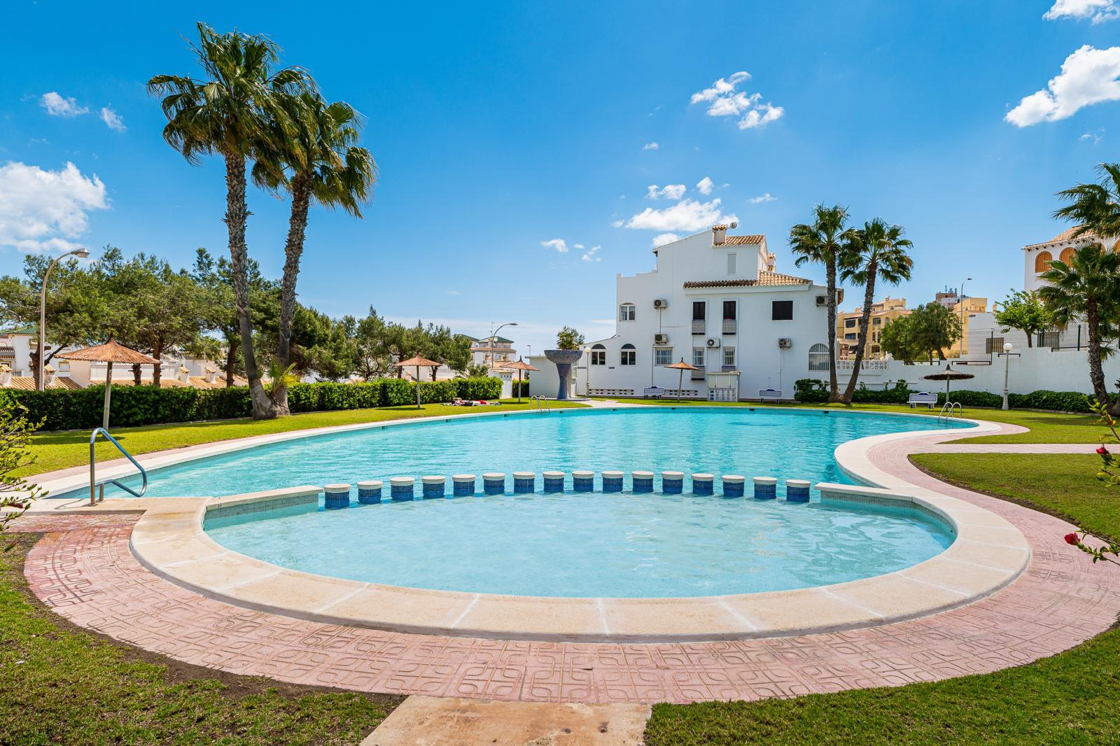 Basen 2 z częścią rekreacyjną w La Mata